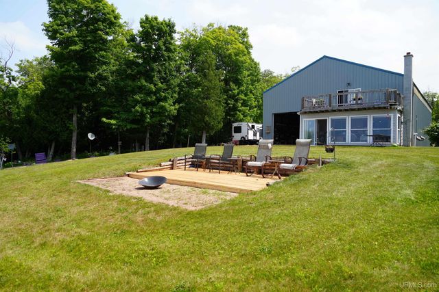 14998 N Superior Road, Houghton, MI 49931