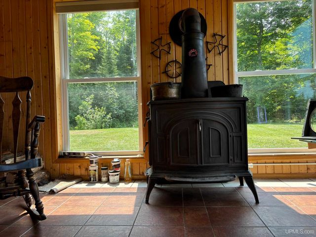 14998 N Superior Road, Houghton, MI 49931