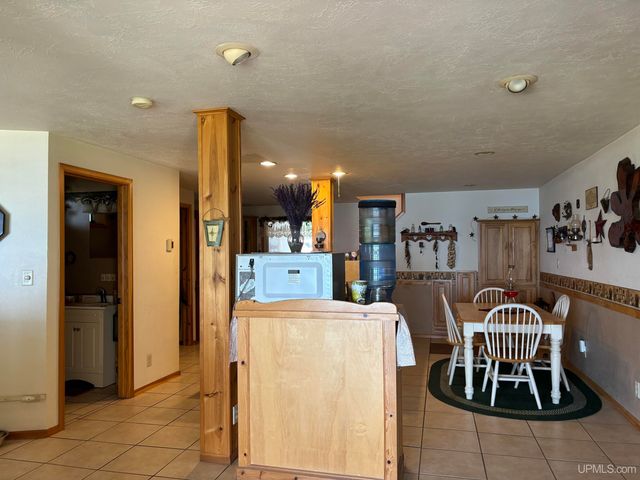 14998 N Superior Road, Houghton, MI 49931