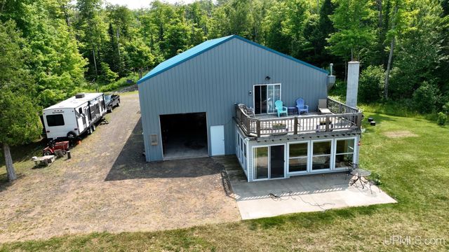 14998 N Superior Road, Houghton, MI 49931