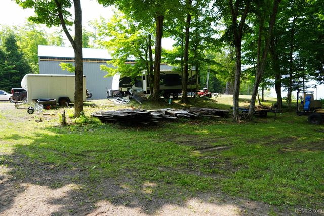 14998 N Superior Road, Houghton, MI 49931