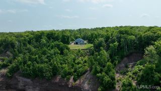 14998 N Superior Road, Houghton, MI 49931