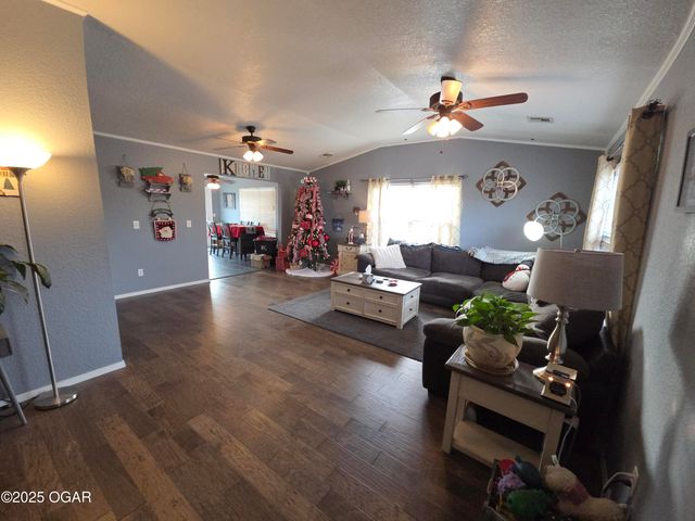 3521 Lusk Drive, Neosho, MO 64850