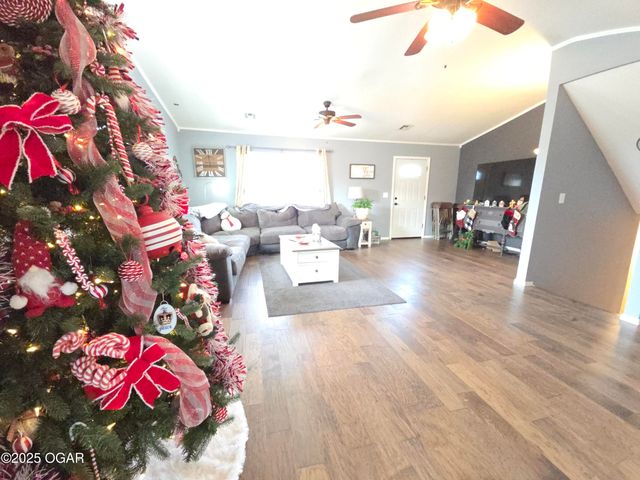 3521 Lusk Drive, Neosho, MO 64850