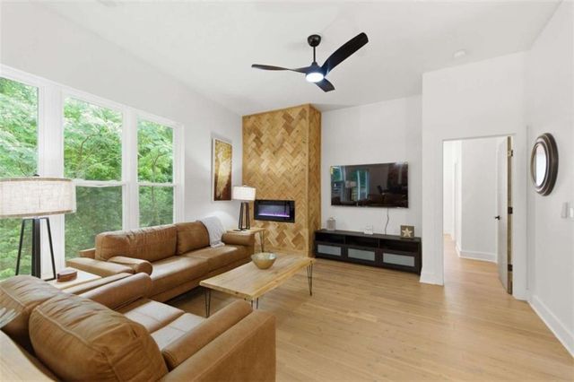 977 Fleetwood Circle, Atlanta, GA 30311