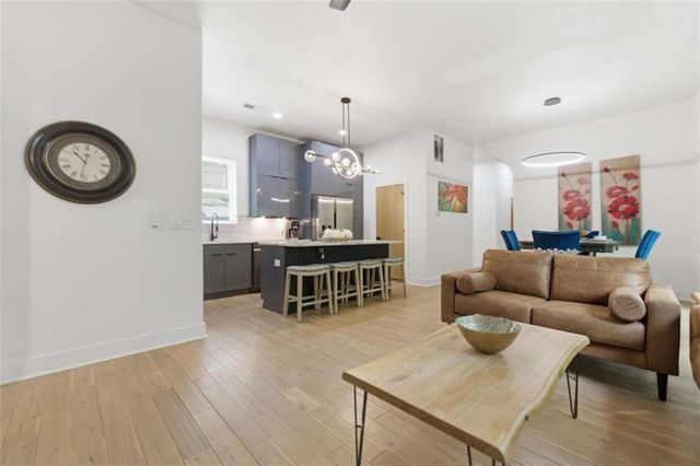 977 Fleetwood Circle, Atlanta, GA 30311