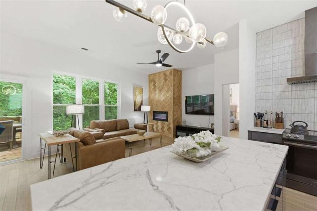 977 Fleetwood Circle, Atlanta, GA 30311