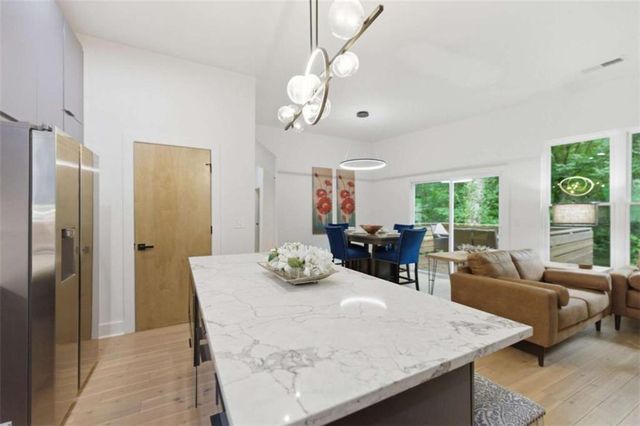 977 Fleetwood Circle, Atlanta, GA 30311