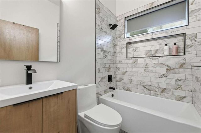 977 Fleetwood Circle, Atlanta, GA 30311