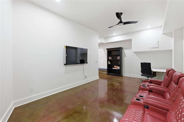 977 Fleetwood Circle, Atlanta, GA 30311
