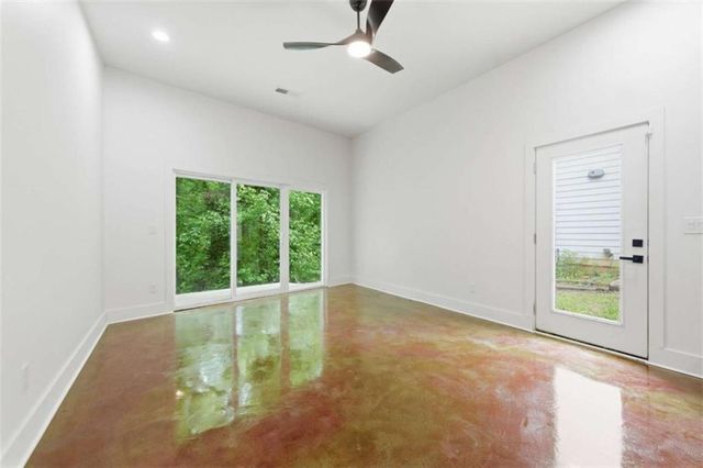 977 Fleetwood Circle, Atlanta, GA 30311