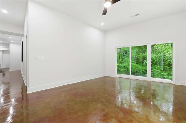977 Fleetwood Circle, Atlanta, GA 30311