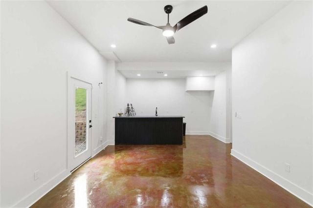 977 Fleetwood Circle, Atlanta, GA 30311