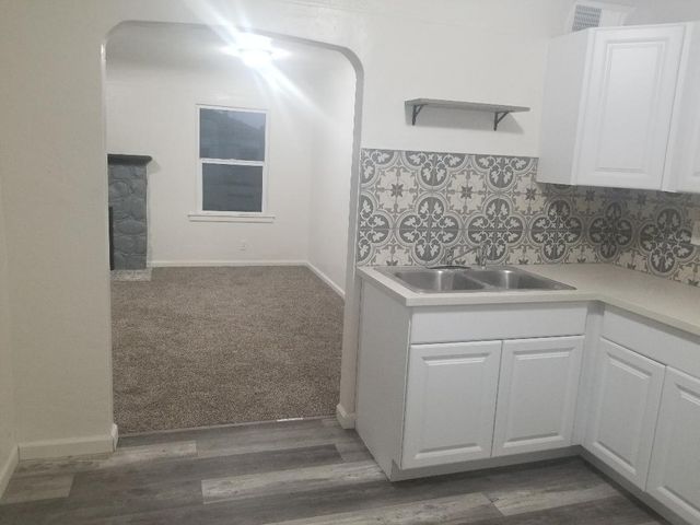 560 N F Street, Tulare, CA 93274