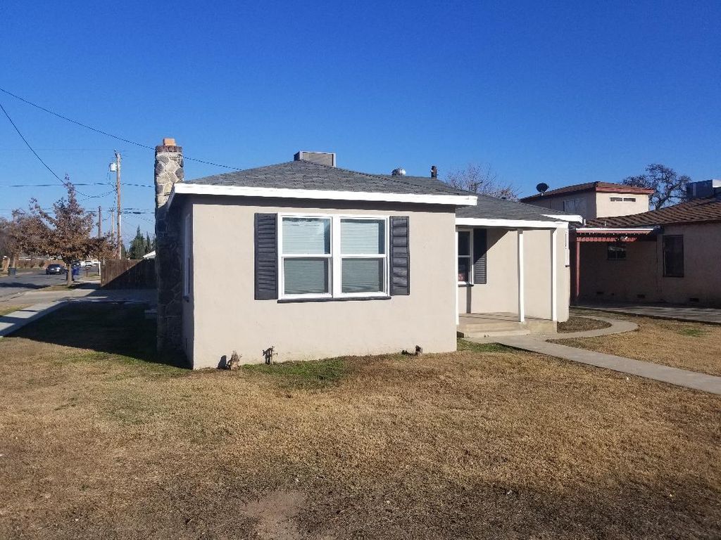 560 N F Street, Tulare, CA 93274