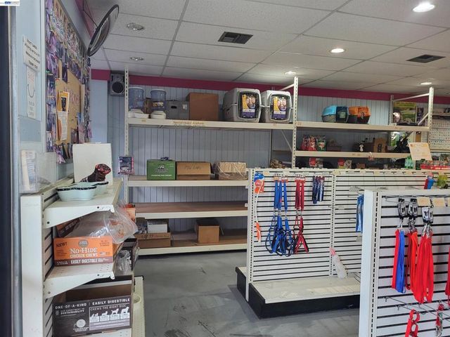 4203 Macarthur Blvd, Oakland, CA 94601