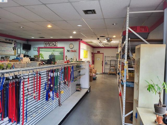 4203 Macarthur Blvd, Oakland, CA 94601