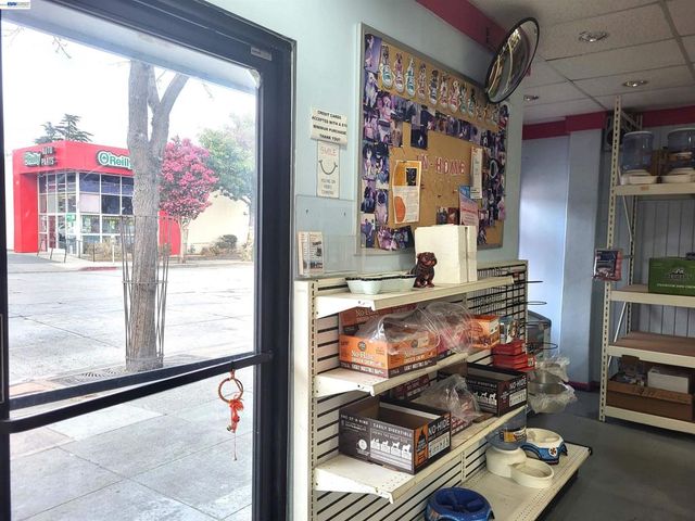 4203 Macarthur Blvd, Oakland, CA 94601