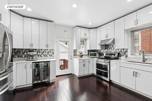 28 BULWER Place, New York City, NY 11207