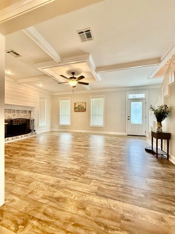 207 Woodwind Dr, Houma, LA 70360