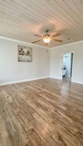 207 Woodwind Dr, Houma, LA 70360