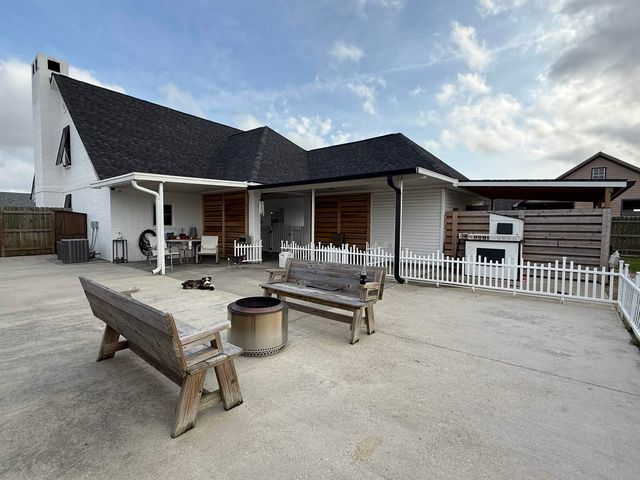 207 Woodwind Dr, Houma, LA 70360