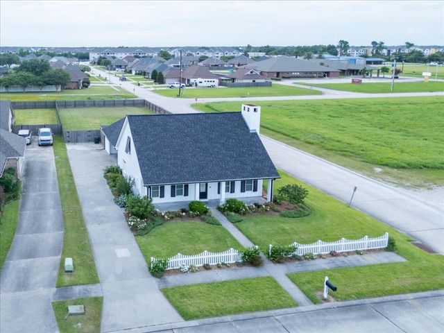 207 Woodwind Dr, Houma, LA 70360