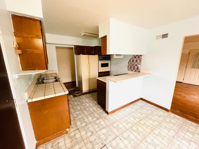 1170 Galaxy Dr, Yuba City, CA 95991