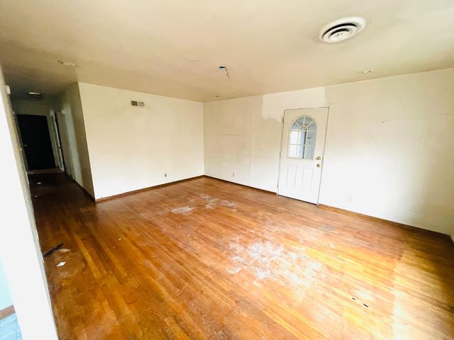 1170 Galaxy Dr, Yuba City, CA 95991