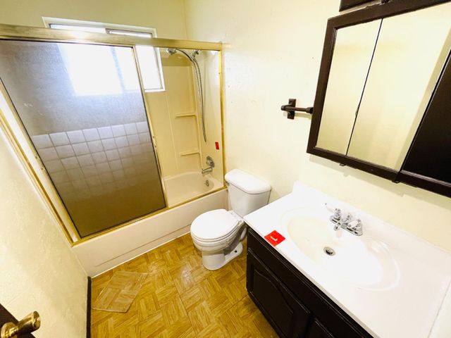 1170 Galaxy Dr, Yuba City, CA 95991