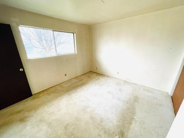 1170 Galaxy Dr, Yuba City, CA 95991