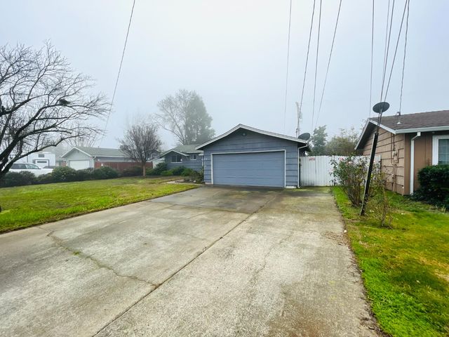 1170 Galaxy Dr, Yuba City, CA 95991