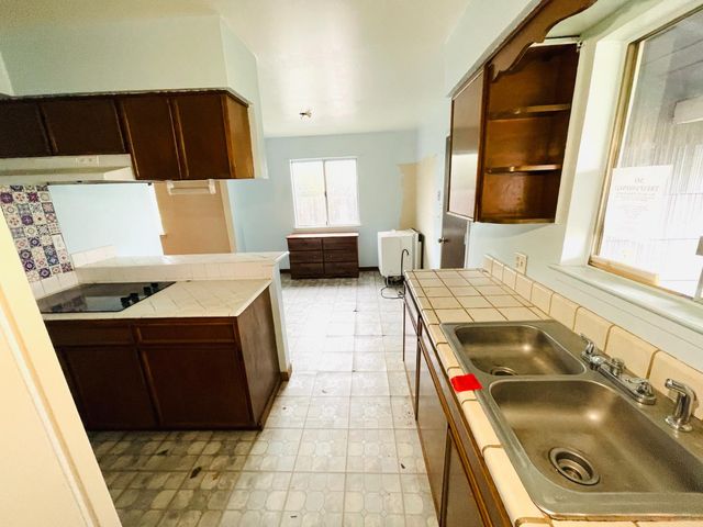 1170 Galaxy Dr, Yuba City, CA 95991