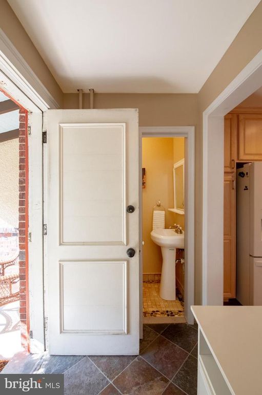 2526 S CLEVELAND ST, Philadelphia, PA 19145