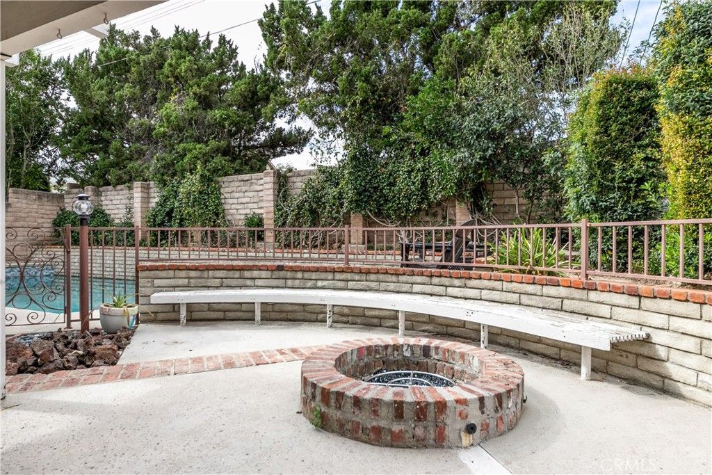 Image 26 of property listing at 10037 Sunnybrae Avenue, Chatsworth, CA 91311