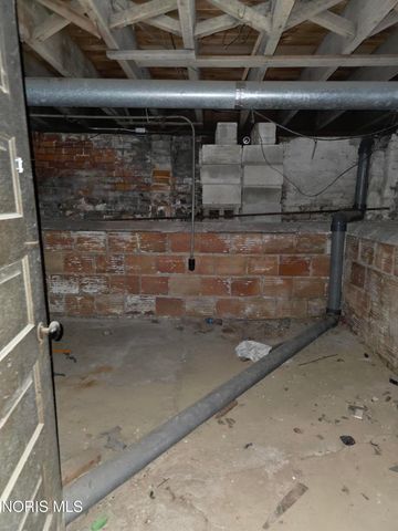 39 Garfield Place, Toledo, OH 43605