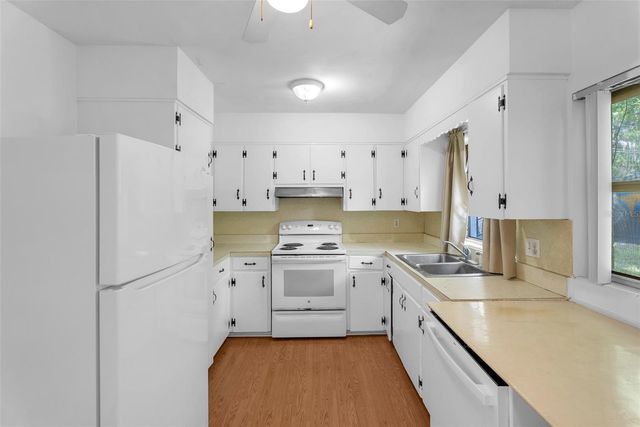 439 W WISCONSIN AVENUE, Deland, FL 32720