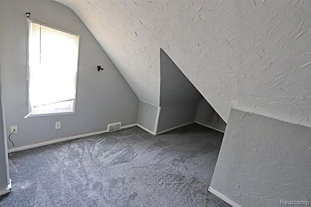 19361 Wakenden, Redford, MI 48240