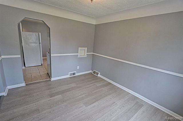 19361 Wakenden, Redford, MI 48240