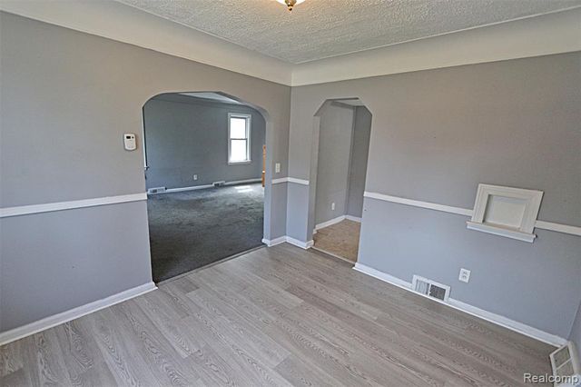 19361 Wakenden, Redford, MI 48240