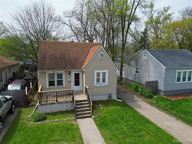 19361 Wakenden, Redford, MI 48240