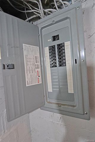 19361 Wakenden, Redford, MI 48240