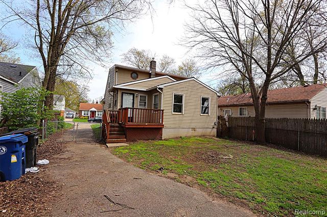 19361 Wakenden, Redford, MI 48240