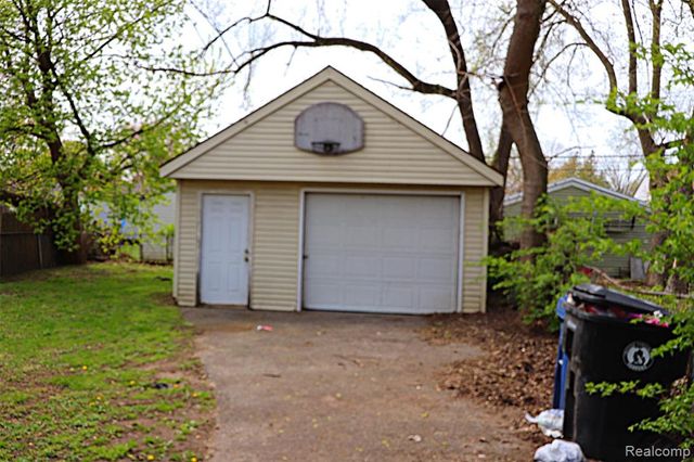 19361 Wakenden, Redford, MI 48240