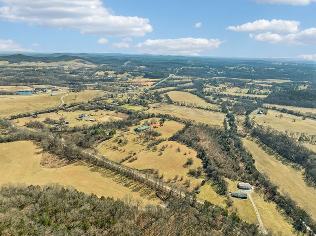 8009 Palmore Hollow Pvt Ln, Nolensville, TN 37135