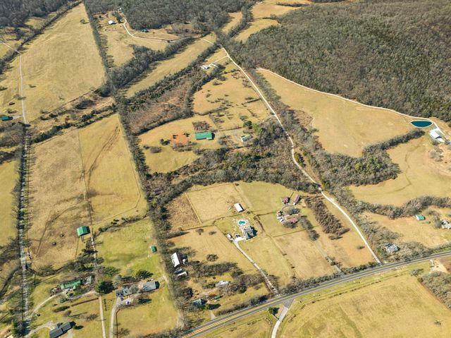 8009 Palmore Hollow Pvt Ln, Nolensville, TN 37135