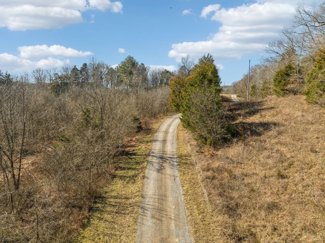 8009 Palmore Hollow Pvt Ln, Nolensville, TN 37135