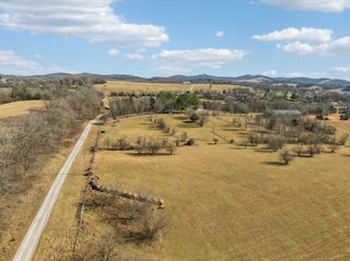 8009 Palmore Hollow Pvt Ln, Nolensville, TN 37135