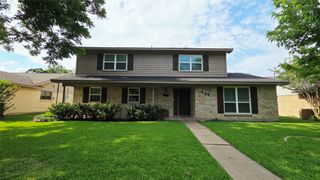738 Kingswood Avenue, Richardson, TX 75080