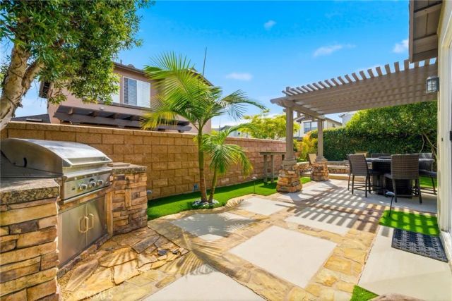 16872 Clovergreen Lane, Huntington Beach, CA 92649